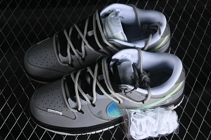 All Categories Nk SB Dunk Series Nk SB Dunk Low Low-top Sneakers Nk Dunk Low Panda Prank Space Exploration-Alien Threat SB Strap Low-top Casual Sneakers DV0831-101